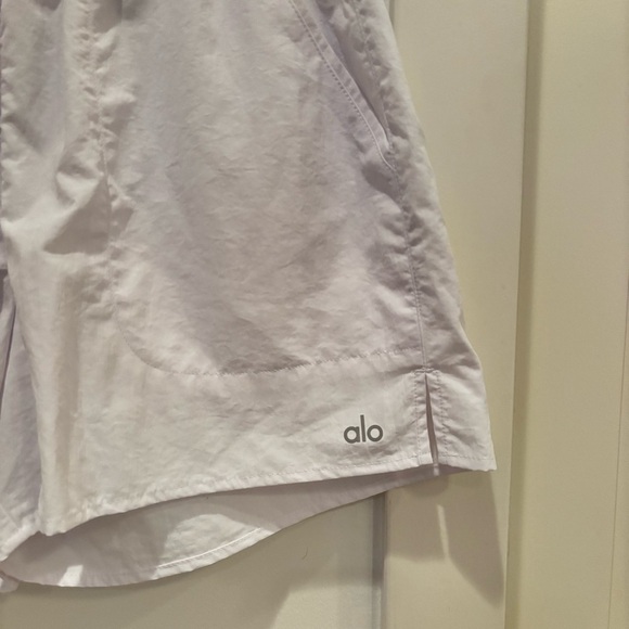ALO Yoga Alumni White Shorts 3" Inseam Pockets Drawstring Women's Size Small - Picture 4 of 12